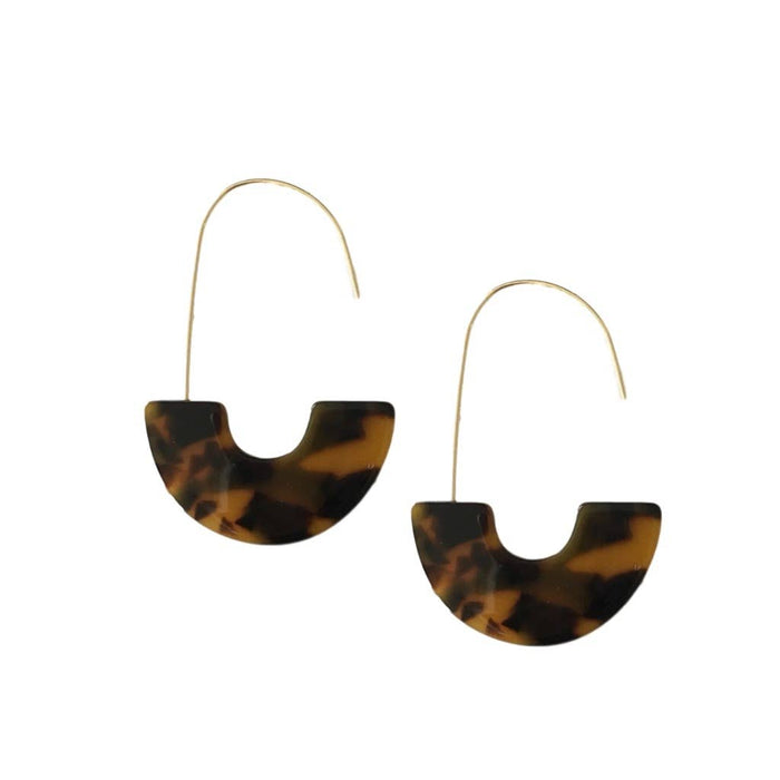 Brown tortoise minimalist threader earrings with sleek design, featuring lightweight metal and tortoise pattern.