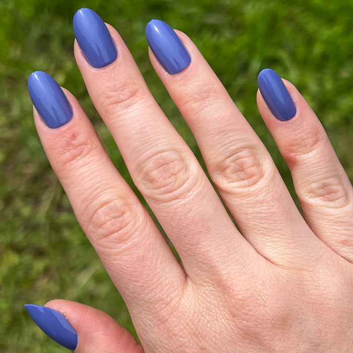 CNH | Oval | Medium smooth medium blue oval press-on nails for a polished and versatile at-home manicure look