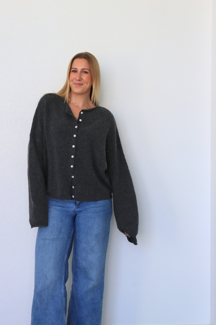 Small / Dark Gray