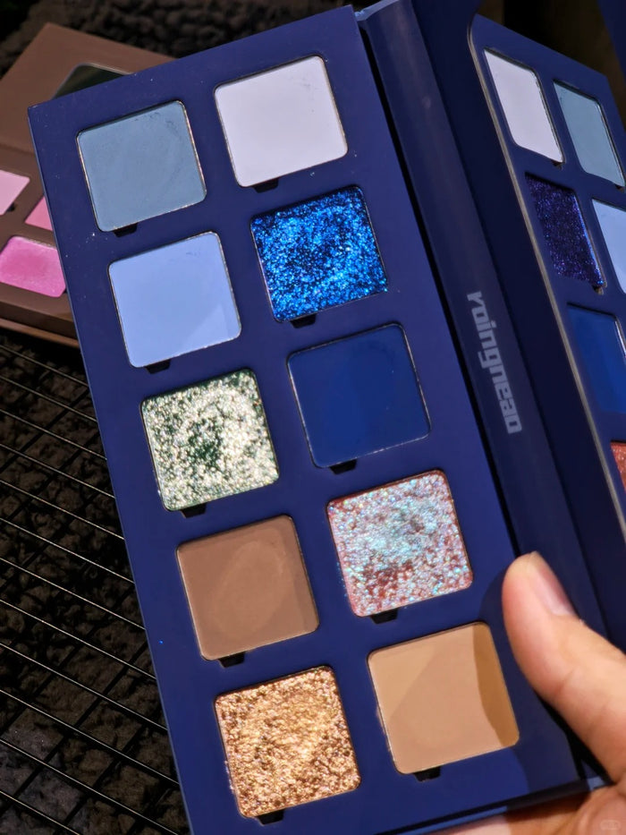 ROINGNEAO Blues Symphony Smoky Eyeshadow Palette T5749