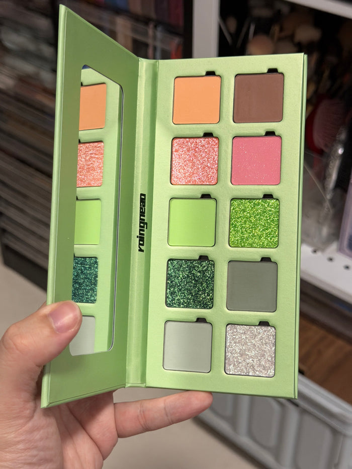 ROINGNEAO Illusion Garden Smoky Eyeshadow Palette T5933