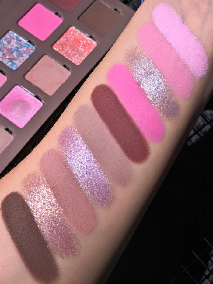 ROINGNEAO Pink Wave Initiative Smoky Eyeshadow Palette T5748