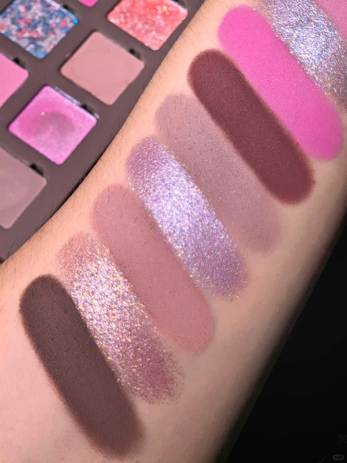 ROINGNEAO Pink Wave Initiative Smoky Eyeshadow Palette T5748