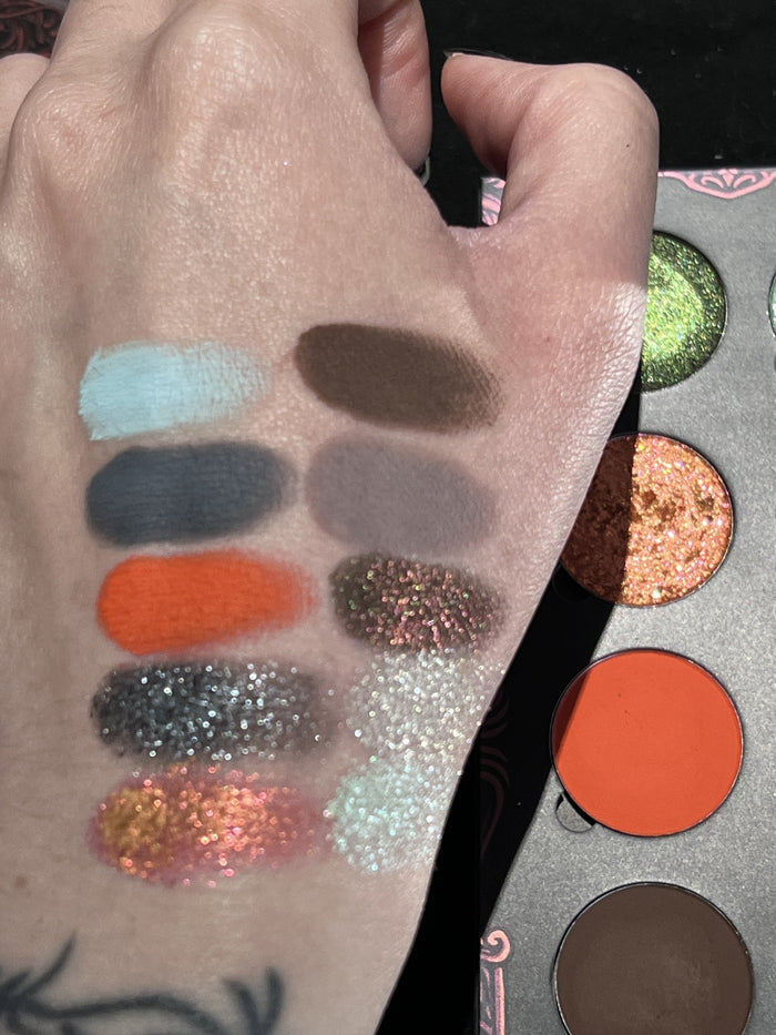 SHELLWE MAKEUP X Ghoul Nocturnal Flame Collection Eyeshadow Palette & Lip Gloss T5403