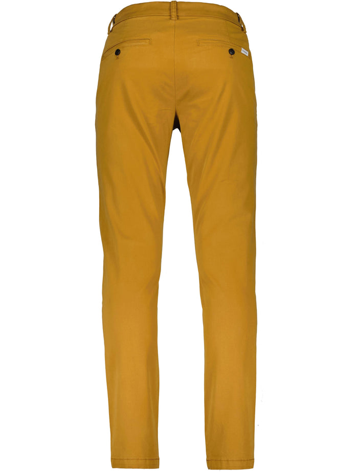 Lindbergh SuperFlex men's chino pants, style 30-005044US, in a versatile neutral color, displayed flat with front pockets.