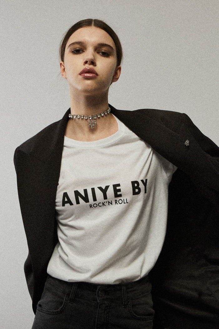 T-Shirt Logo Bianca – Aniye By