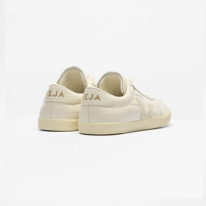 Veja PANENKA PATENT LEATHER MEN'S, Off White