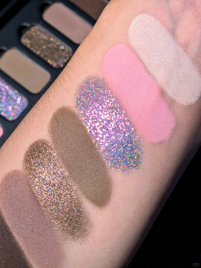 YIZHI Cloud Garden Collection Chameleon Eyeshadow Palette #Nine Spring T5492